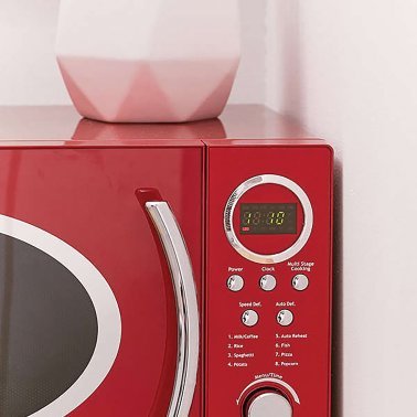 RCA 900-Watt 0.9-Cu.-Ft. Retro Countertop Microwave (Red)