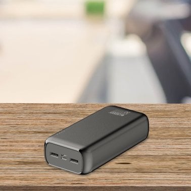 Urban Factory JUICEE MAX Portable Power Pack, USB-C® and USB-A (30 Amp)